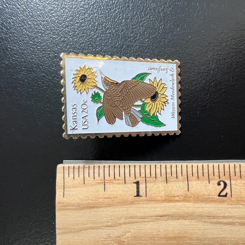 Vintage Kansas State Pin 1982 Postage Stamp Western Meadowlark Bird Sunflower‎